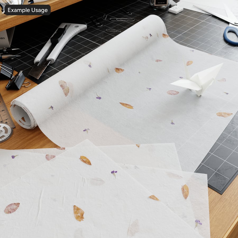 Textura papíru Gampi s květinami Bougainvilla, slonová kost