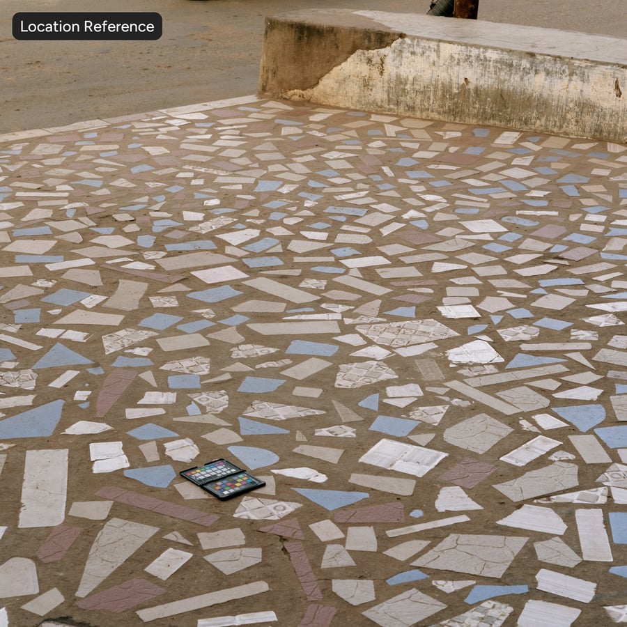 Mosaïque en céramique sur texture de carreaux de pierre