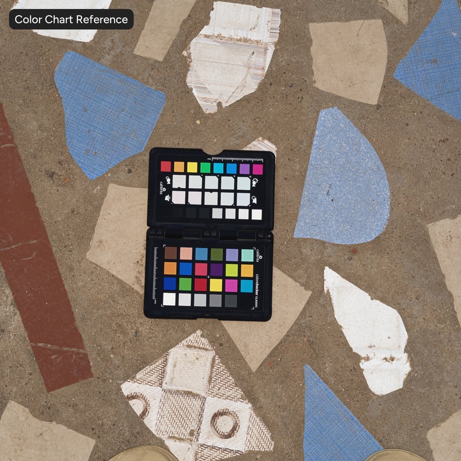 Mosaïque en céramique sur texture de carreaux de pierre