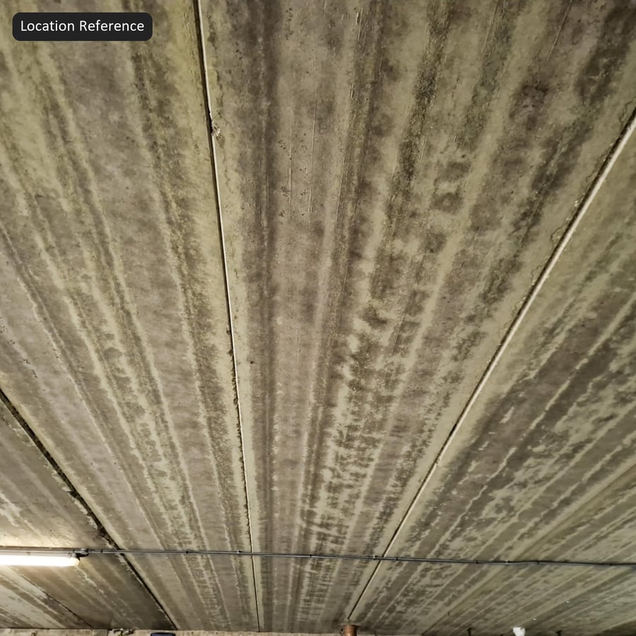Textura de teto com painel de concreto manchado