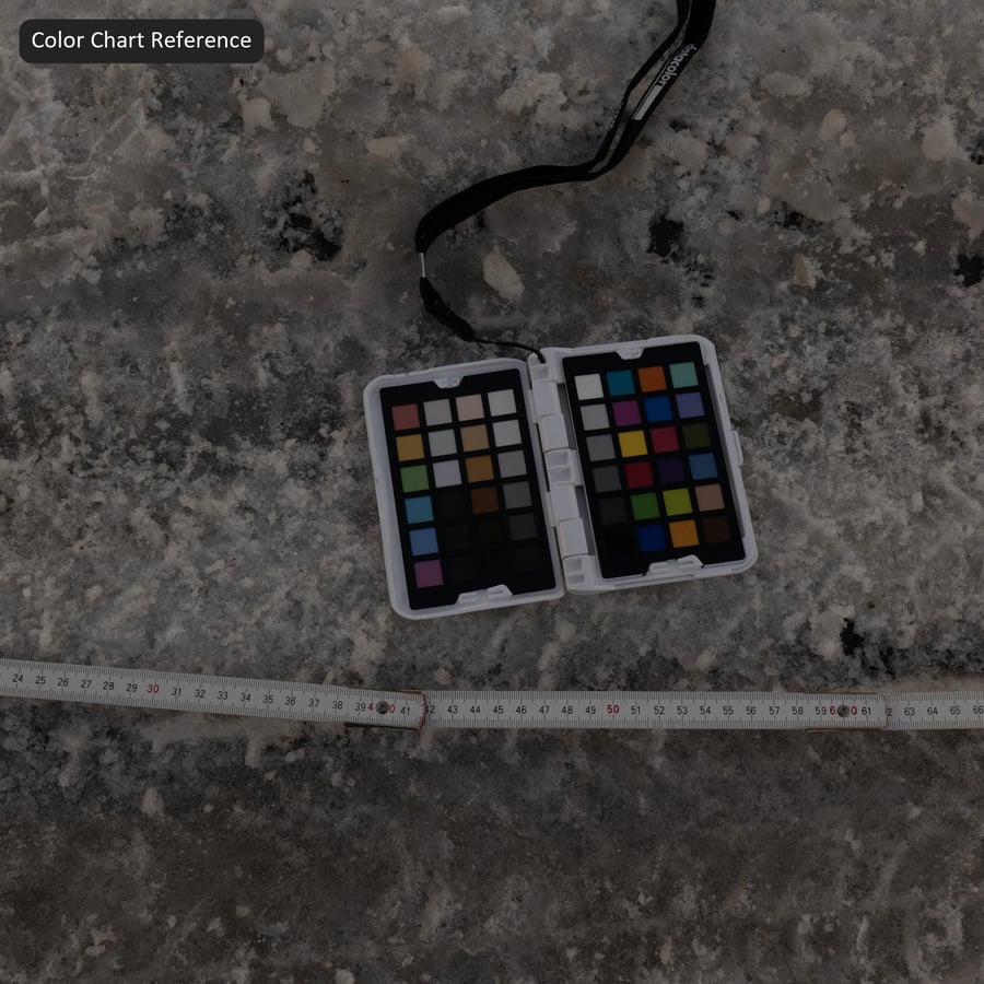 Marcas de pneus em textura de pavimento com neve