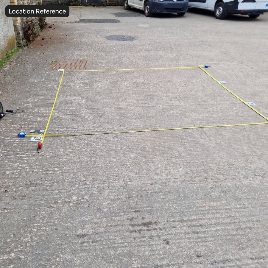 Abgenutzte gerippte Betonstraßenstruktur